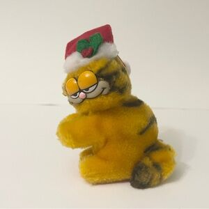 Vintage 1981 Garfield Hugger Christmas Plush Santa Hat Jingle Bell Dakin Korea